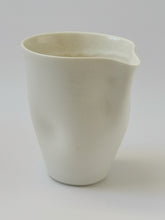 Load image into Gallery viewer, Grip Jug - satin white